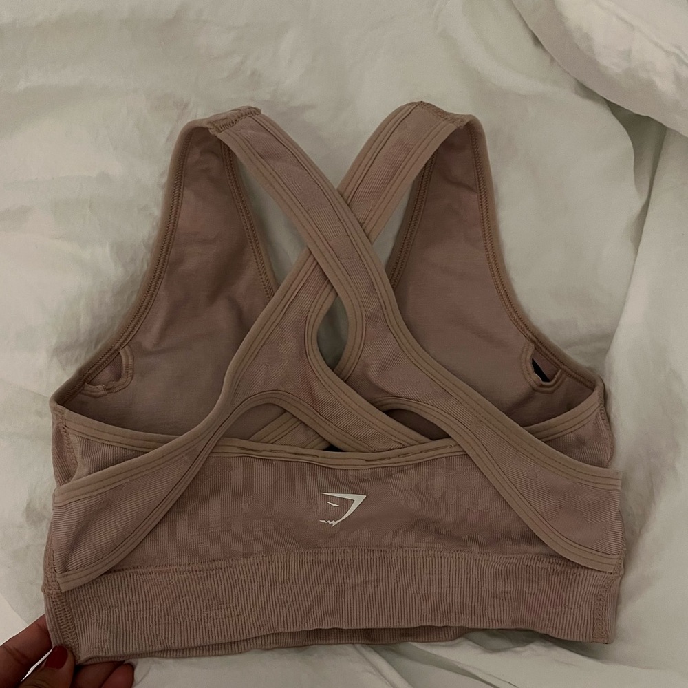 matching set camo pink gymshark leggings and sports bra
